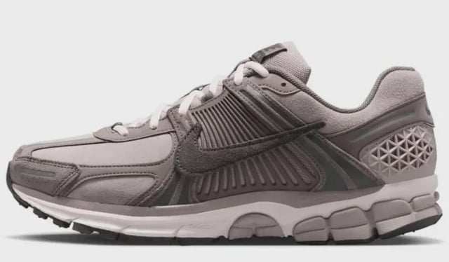 Nike Zoom Vomero 5 SE - College Grey/Medium Ash ON SALE